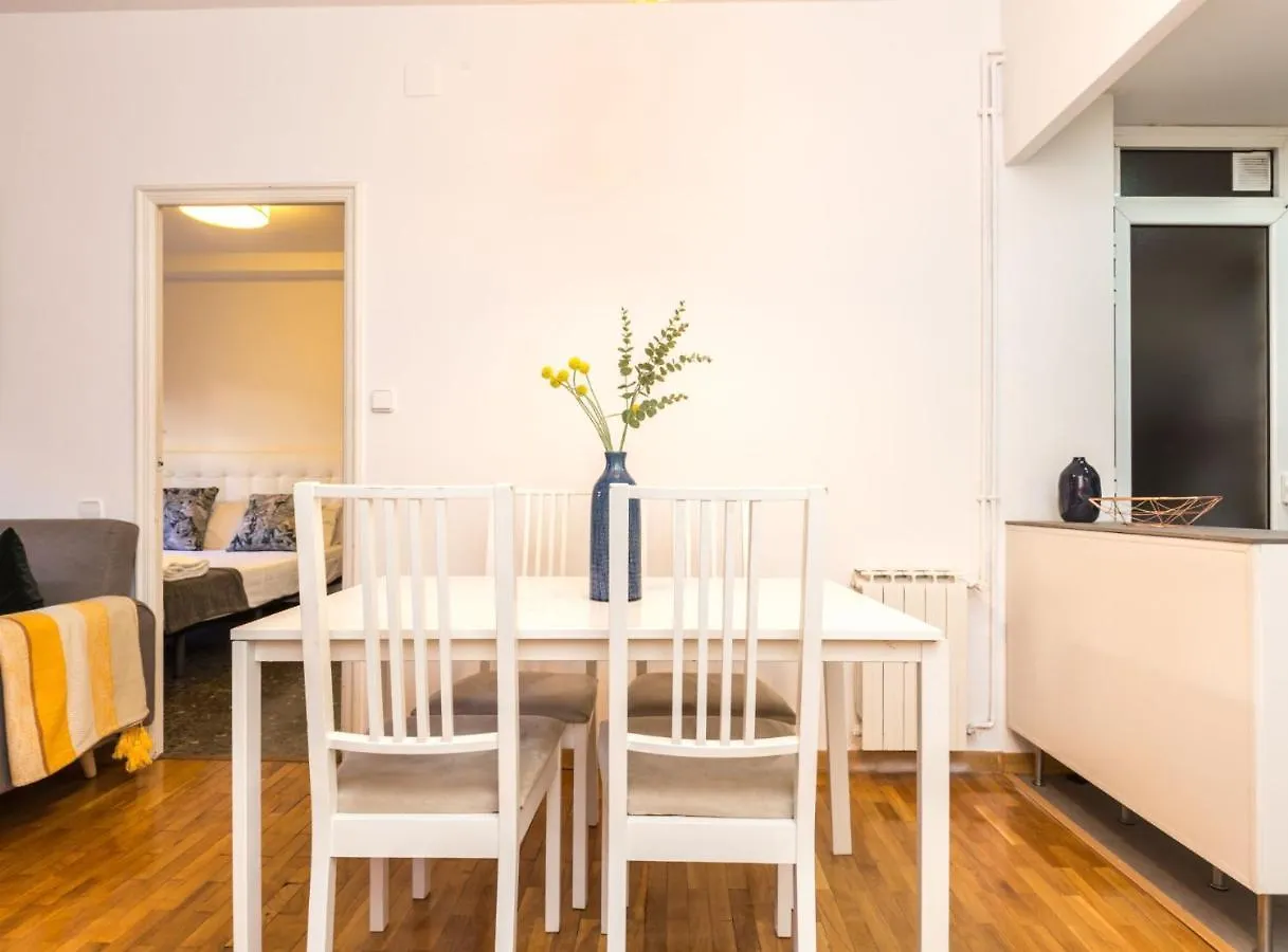 아파트 Find Calm At This Cozy City Sanctuary With Terrace 바르셀로나 스페인