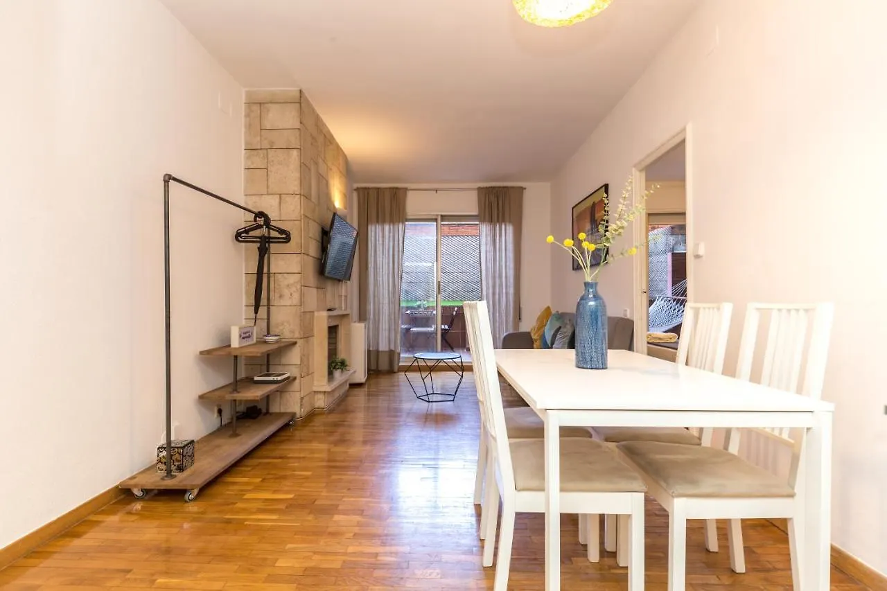 아파트 Find Calm At This Cozy City Sanctuary With Terrace 바르셀로나
