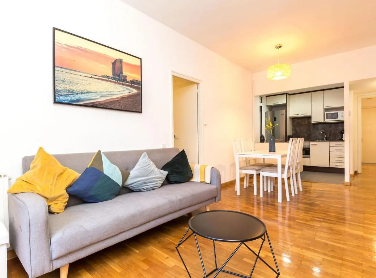 Find Calm At This Cozy City Sanctuary With Terrace 바르셀로나